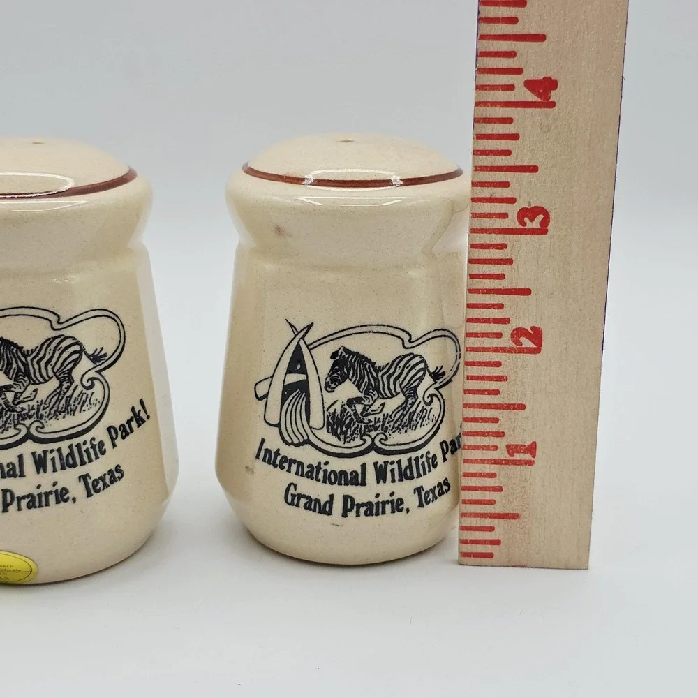 Vintage International Wildlife Park Grand Prairie TX Ceramic Salt Pepper Shakers